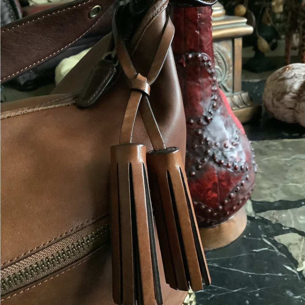 Authentic coach legacy studded caramelized tan large leather duffle bag 14x12 - Picture 4 of 8